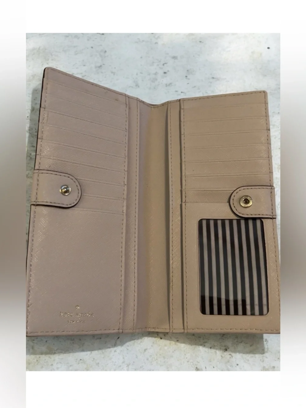 Like new ~ Kate Spade Cream Saffiano Wallet W/Gold Hardware & Back Pocket